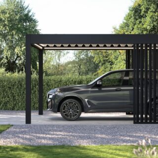 Aluminium Carport in Anthrazit mit Lamellendach und SUV von der Seite